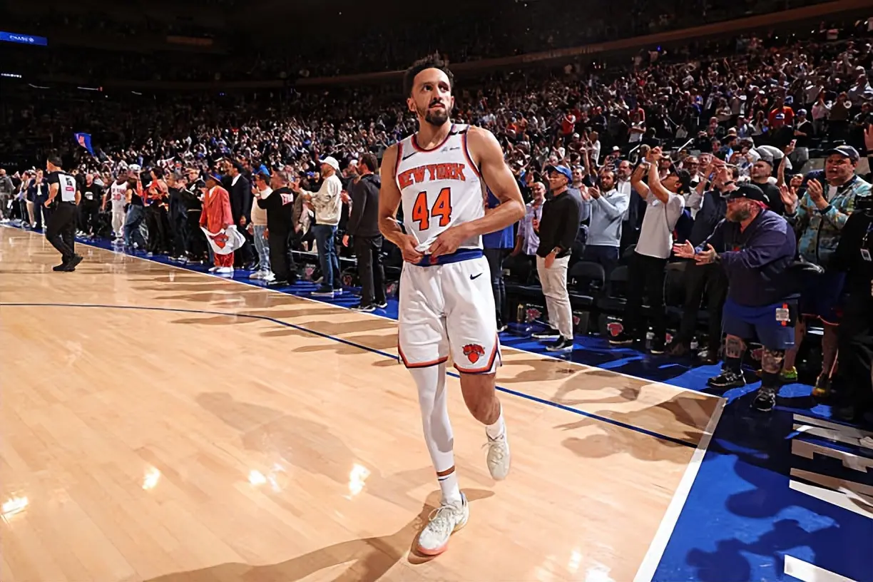 顺位选中的, 尼克斯签回 顺位选中的, 尼克斯签回